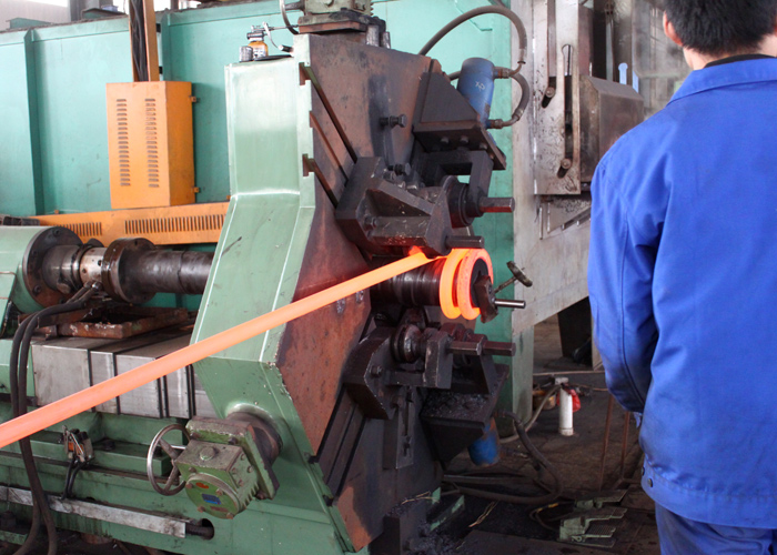 熱卷彈簧機(jī)