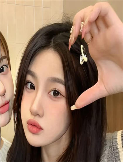 从表演艺术看《海王星变种吸血鬼》：主角的成长历程与心路变化 展现表演艺术的魅力